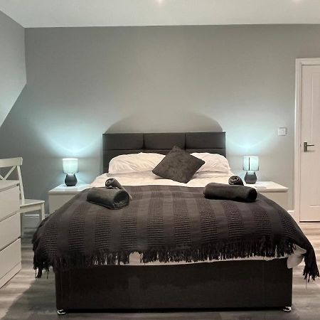 Entire Spacious 4 Bedroom Apartment In Bournemouth Exteriör bild