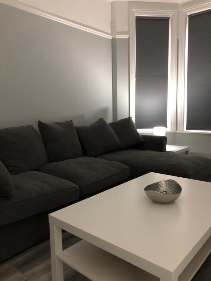 Entire Spacious 4 Bedroom Apartment In Bournemouth Exteriör bild