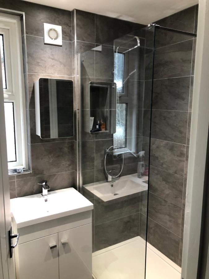 Entire Spacious 4 Bedroom Apartment In Bournemouth Exteriör bild