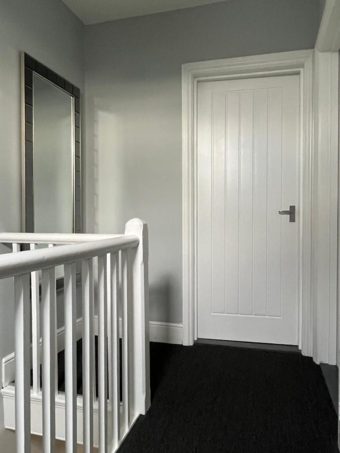 Entire Spacious 4 Bedroom Apartment In Bournemouth Exteriör bild