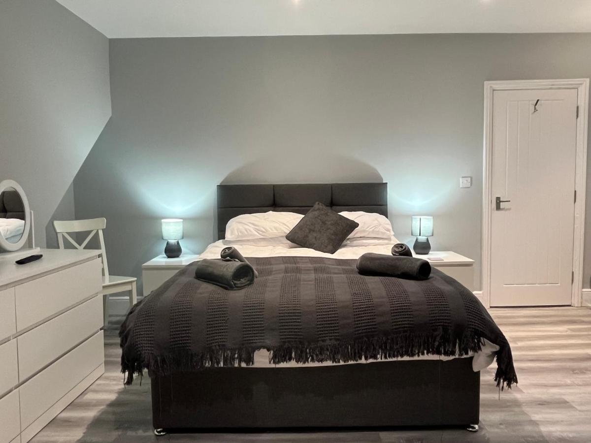 Entire Spacious 4 Bedroom Apartment In Bournemouth Exteriör bild