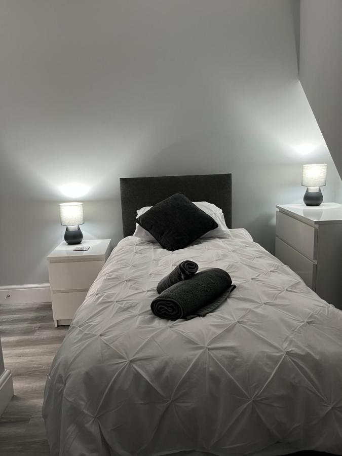 Entire Spacious 4 Bedroom Apartment In Bournemouth Exteriör bild