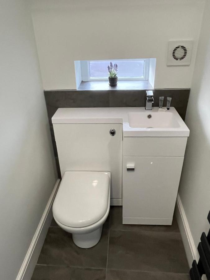 Entire Spacious 4 Bedroom Apartment In Bournemouth Exteriör bild